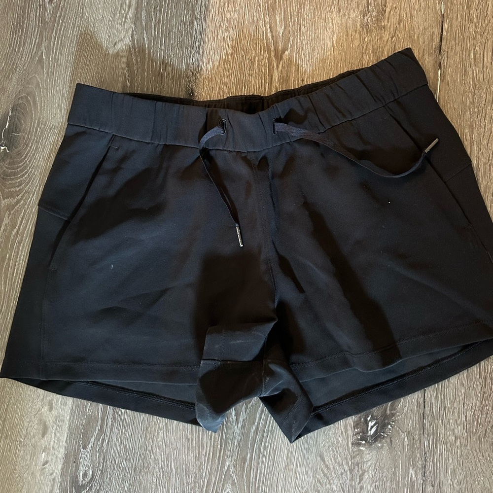 Lululemon Shorts- On The Fly Woven Mid Rise Short 2.5”
